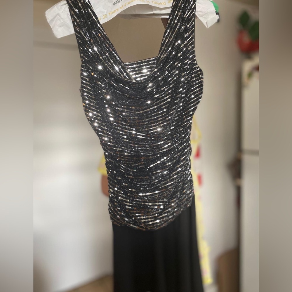 Size 6 - Picture 2 of 2